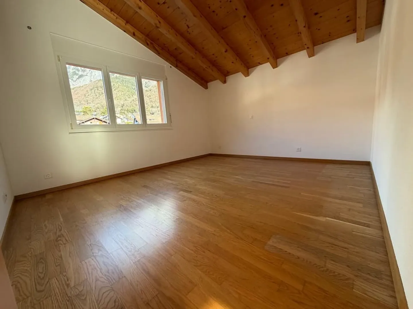 Wunderschöne 3,5-Zimmer-Wohnung mit atemberaubendem Blick in Chamoson/VS - Foto 7 von 13