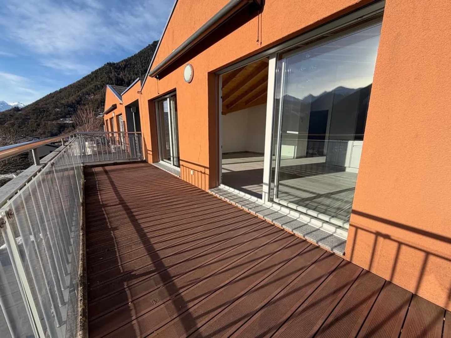 Wunderschöne 3,5-Zimmer-Wohnung mit atemberaubendem Blick in Chamoson/VS - Foto 10 von 13