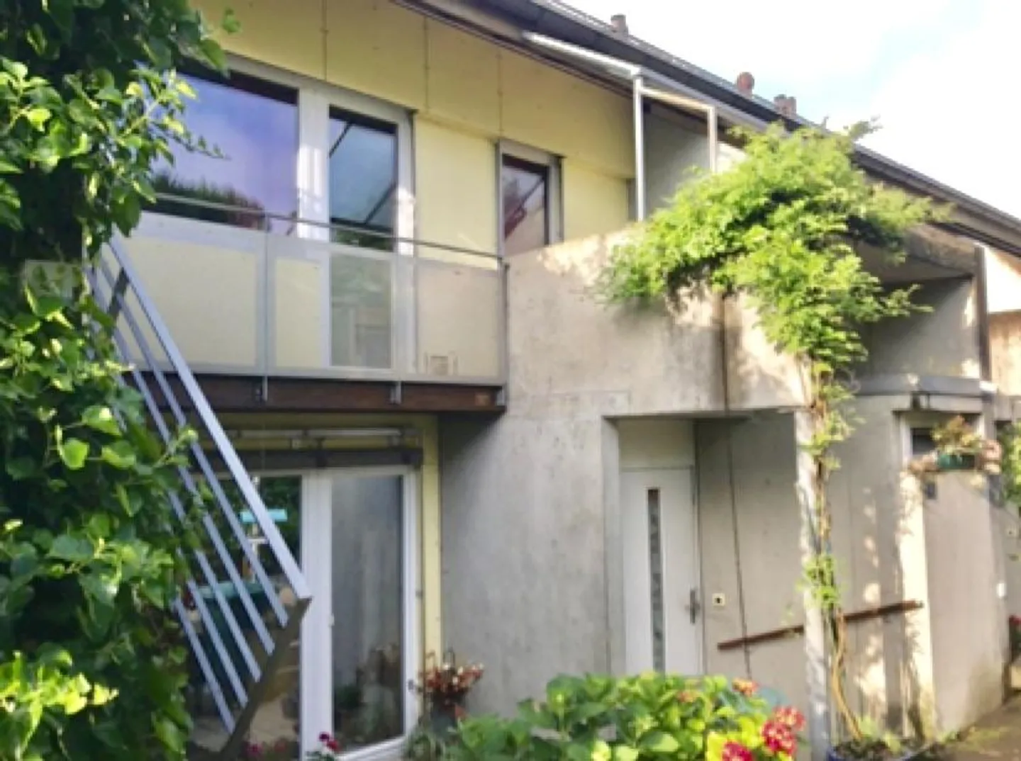 Charming Semi-Detached Villa - Photo 2 of 4