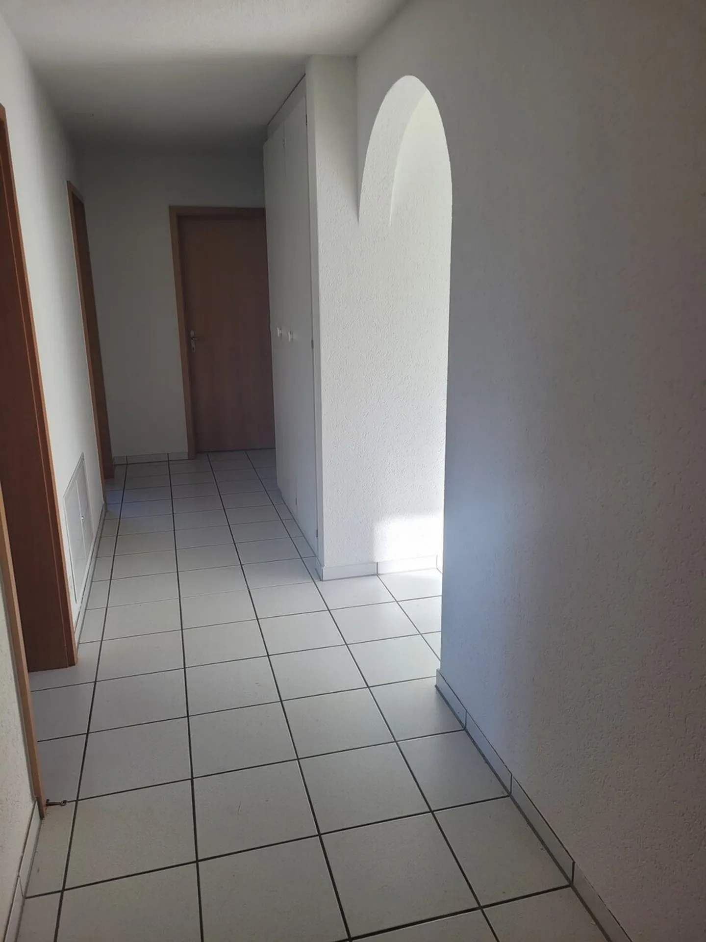 Apartment for rent - Photo 3 of 9