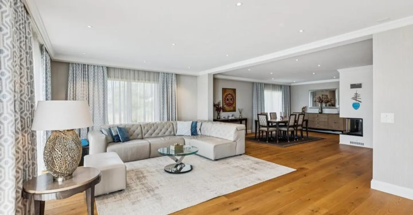 Exclusively: Contemporary House with Panoramic View of the Alps - Photo 6 of 11