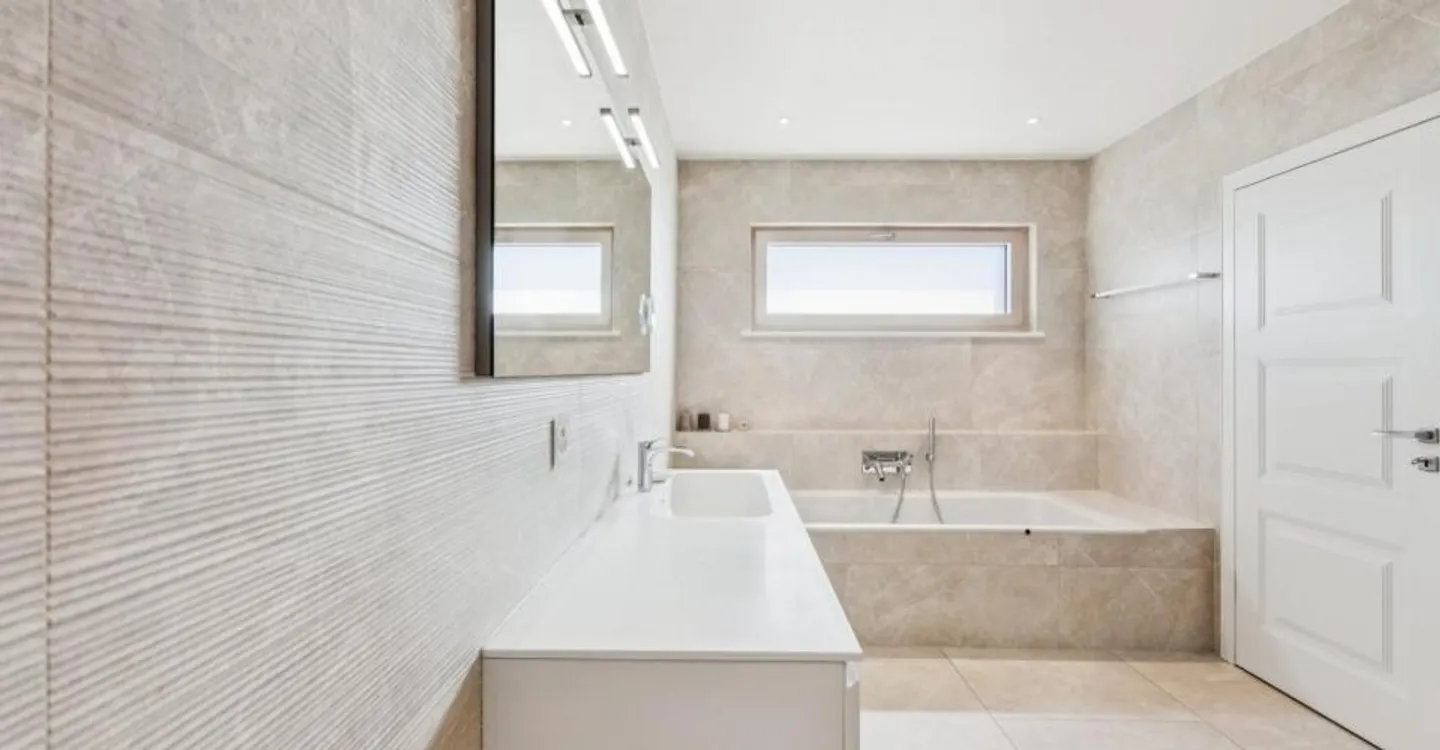 Exclusively: Contemporary House with Panoramic View of the Alps - Photo 10 of 11