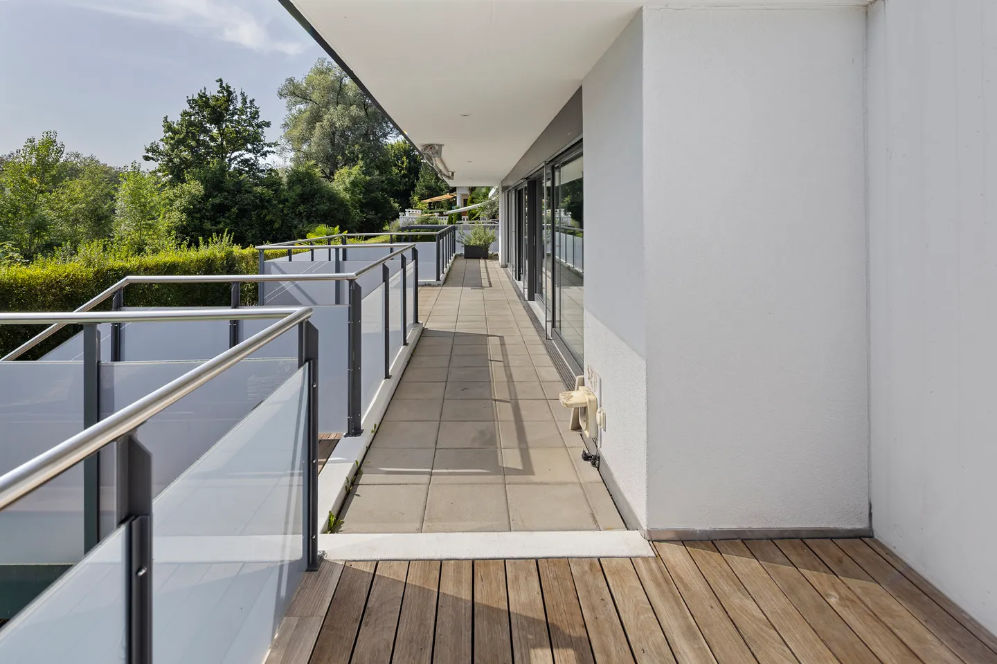Vivere con piscina, grande terrazza e vista sulla Limmat - Foto 4 di 15