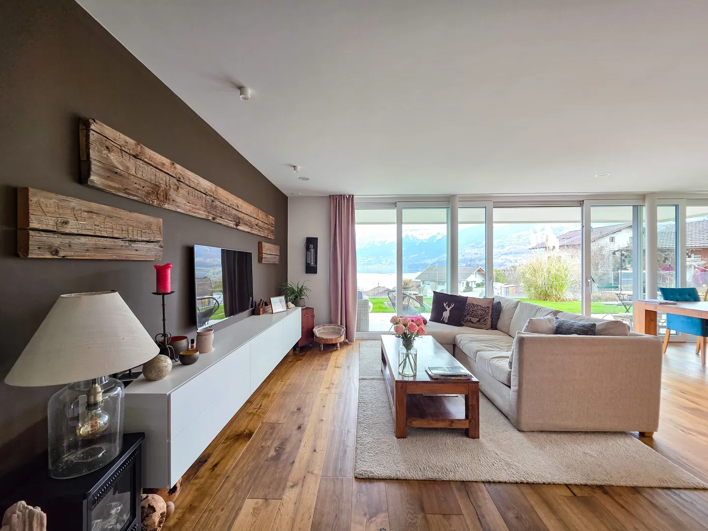 Appartement de Luxe avec Vue sur le Lac - Photo 5 sur 22