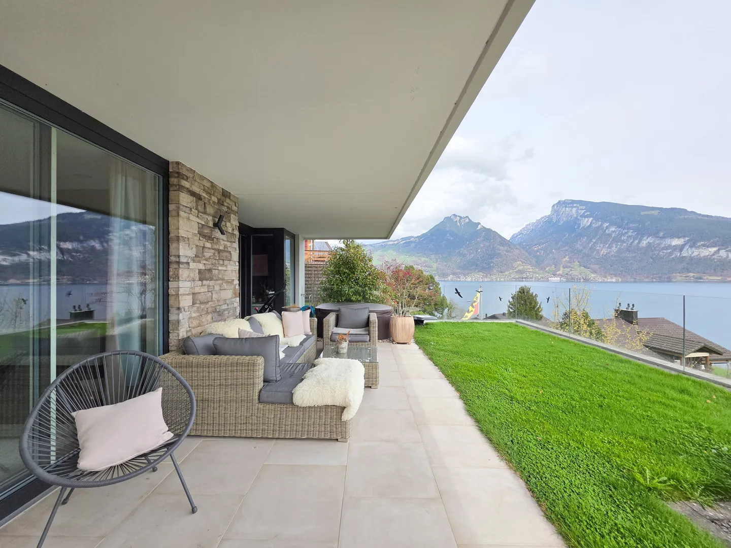 Appartement de Luxe avec Vue sur le Lac - Photo 19 sur 22