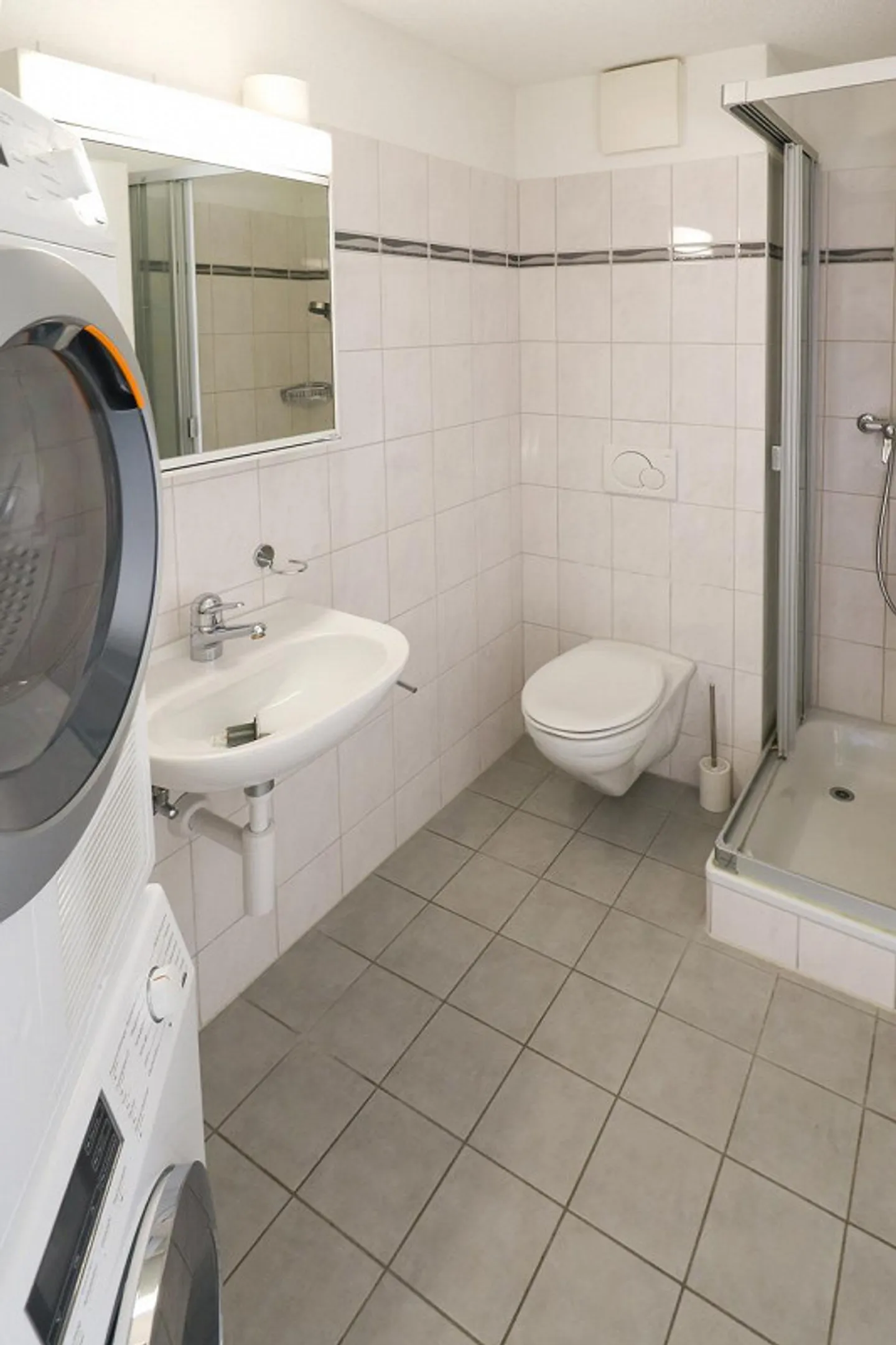 Luminoso appartamento di 6,5 stanze con loggia e comfort moderno - Foto 7 di 7