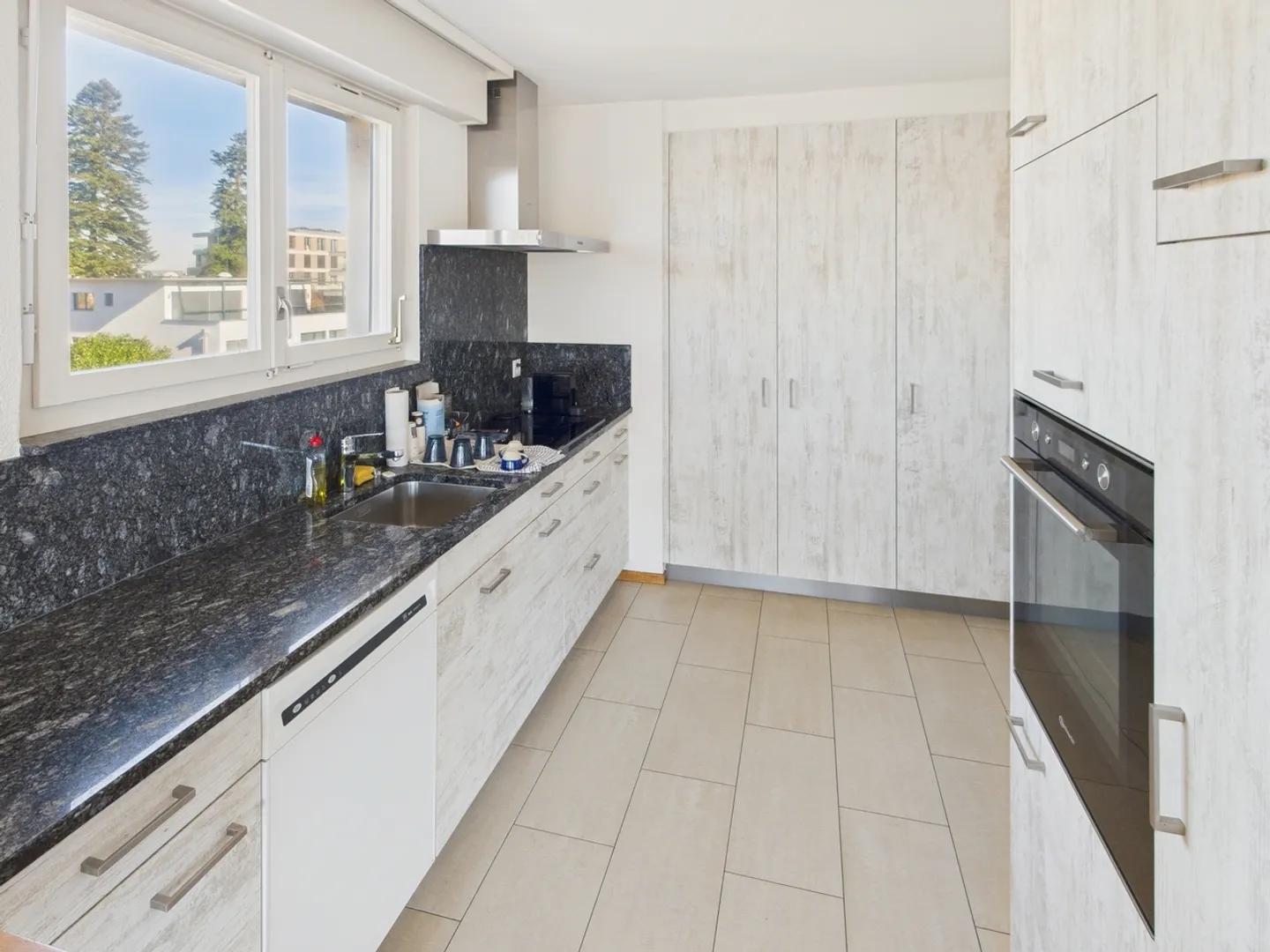 3.5-room apartment in a quiet neighborhood with balcony and pool - Photo 1 of 11