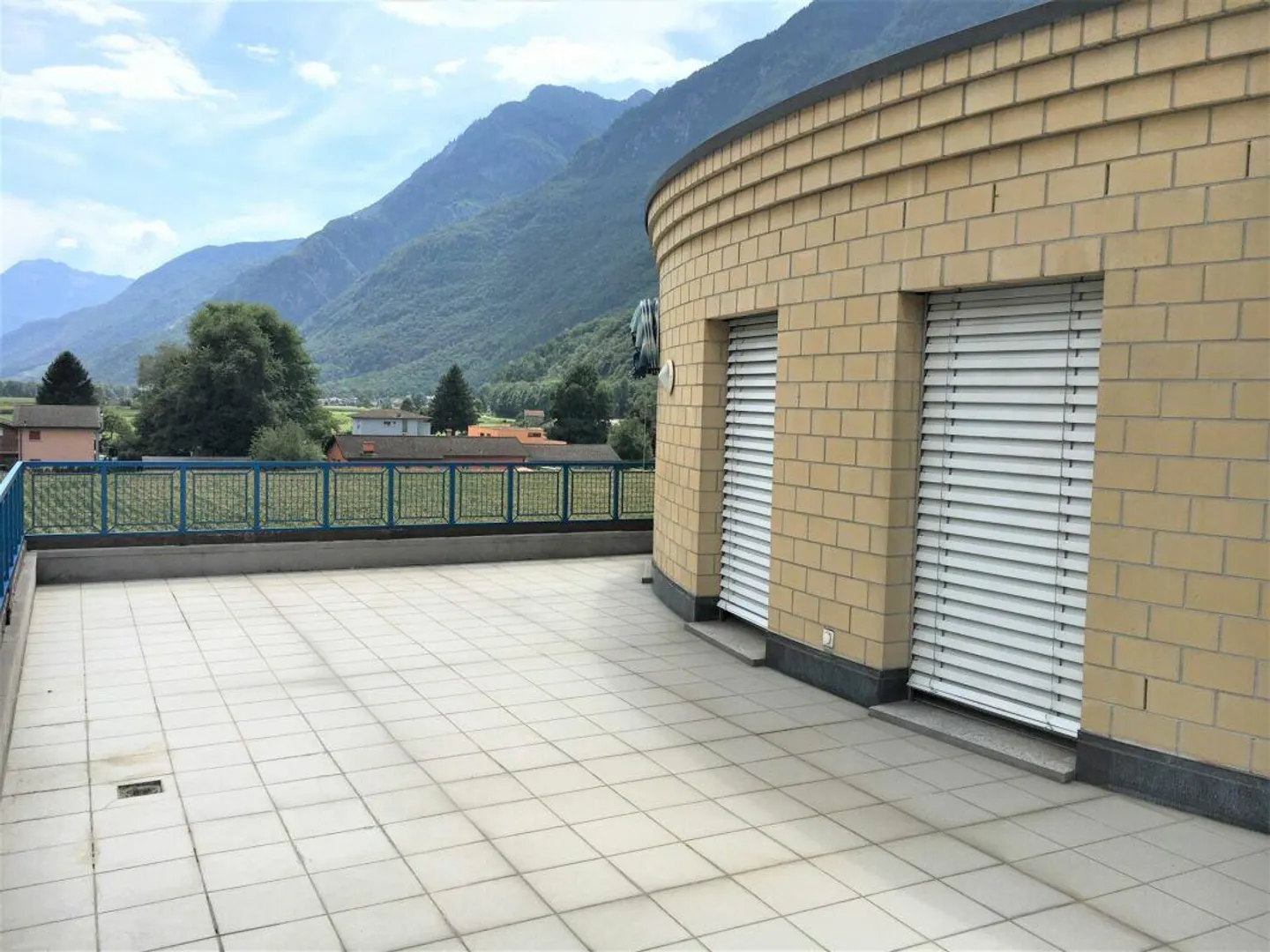 ORIGINAL INCOME PROPERTY WITH 7 APARTMENTS - Photo 2 of 30