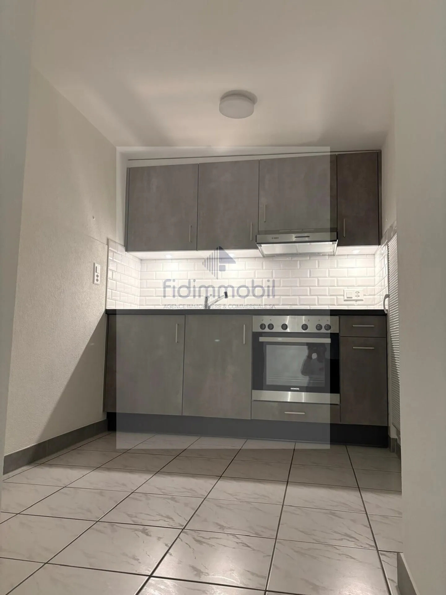 Studio à louer - Photo 3 sur 14