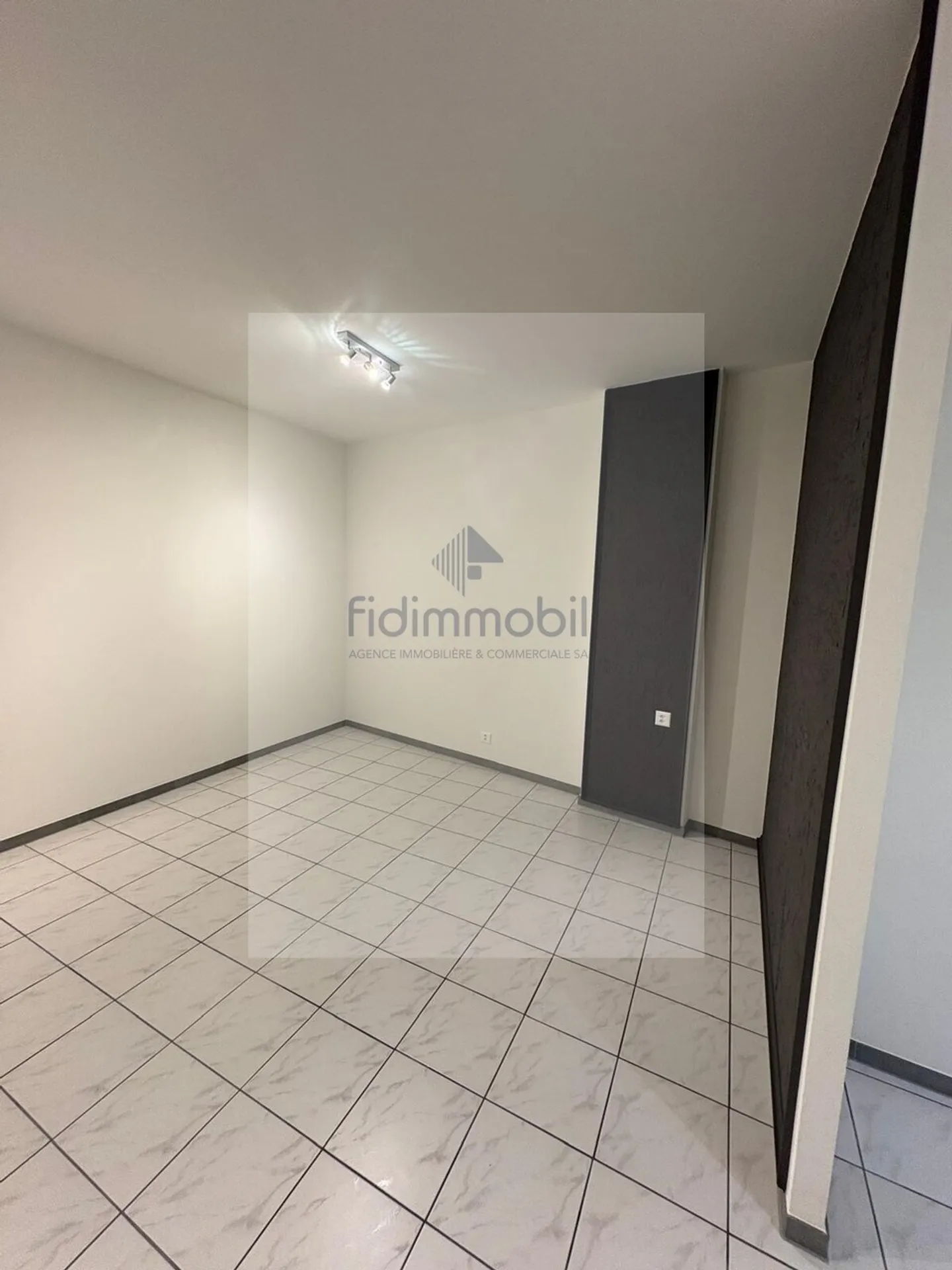 Studio à louer - Photo 7 sur 14