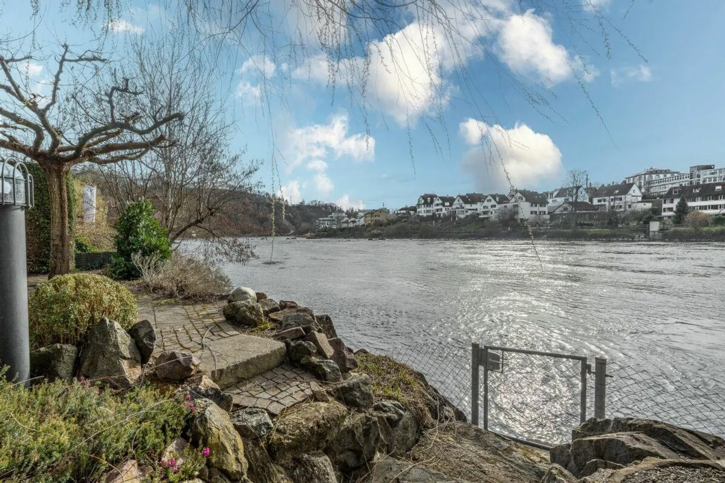 Charmante Doppelhaushälfte - Foto 1 von 13