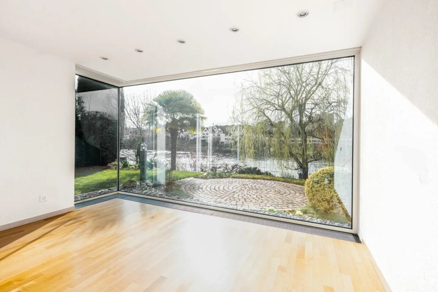 Charmante Doppelhaushälfte - Foto 2 von 13