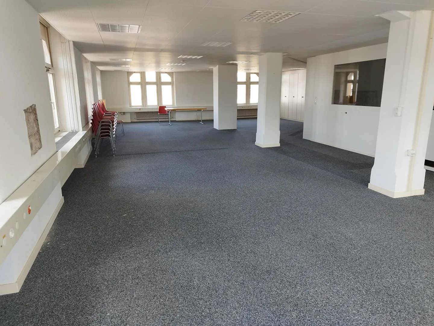 Locaux de bureaux et d'ateliers à la « Zentrale Pratteln » - Photo 1 sur 5