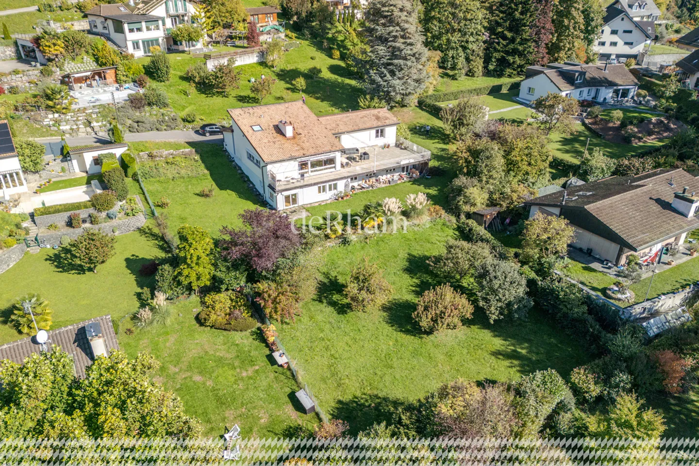 Maison individuelle de 7.5pces avec vue sur le lac - Photo 2 sur 10