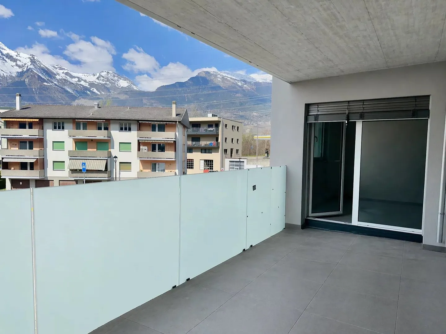Investor Opportunity (+4.5 %)? 2.5 rooms new with balcony in Aproz (Sion) - Photo 5 of 5