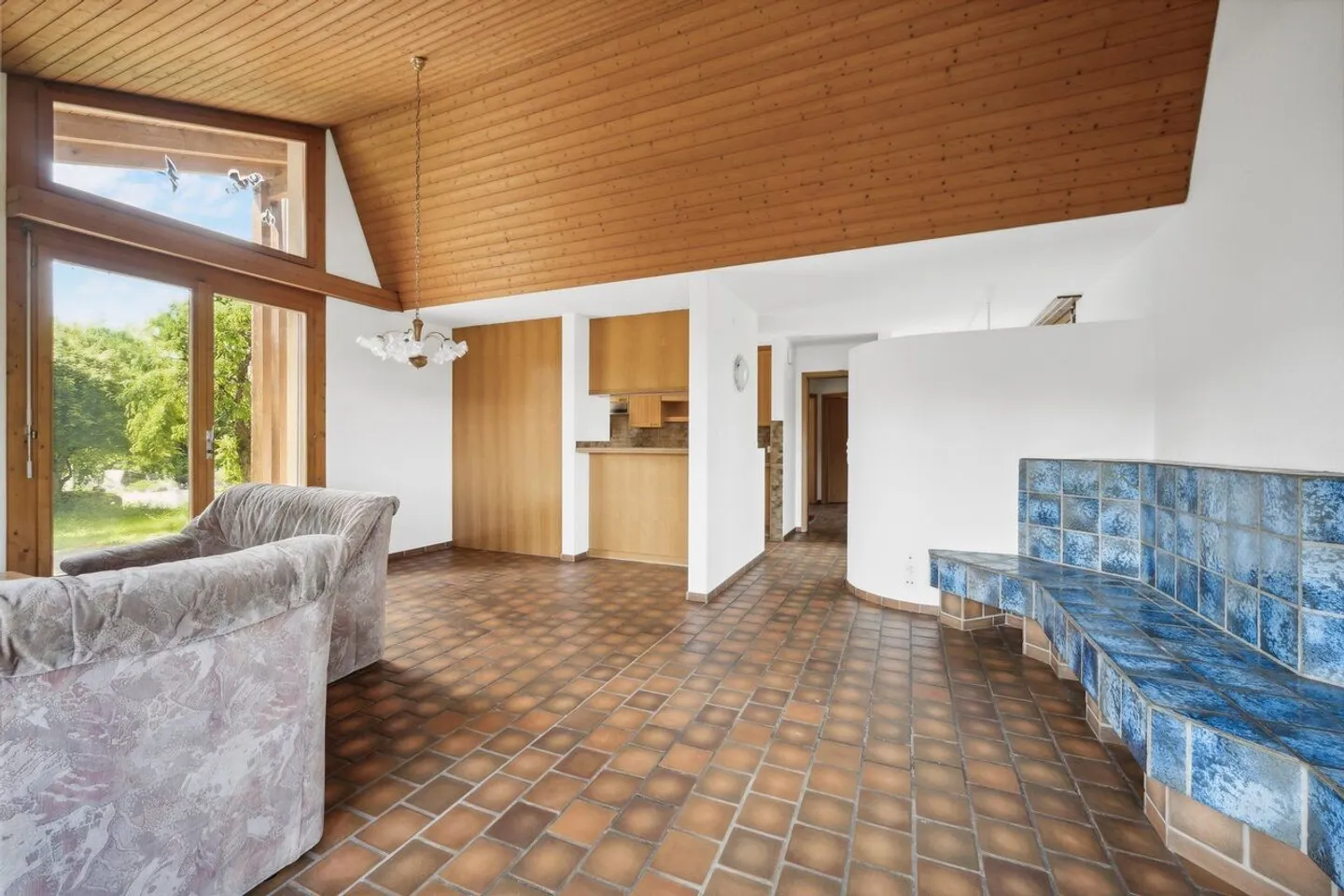 Ampia casa unifamiliare di 8,5 stanze a Muri – con appartamento indipendente e potenziale di ampliamento - Foto 3 di 13