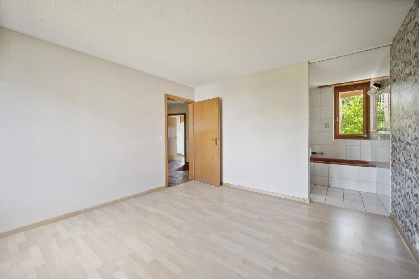 Ampia casa unifamiliare di 8,5 stanze a Muri – con appartamento indipendente e potenziale di ampliamento - Foto 9 di 13