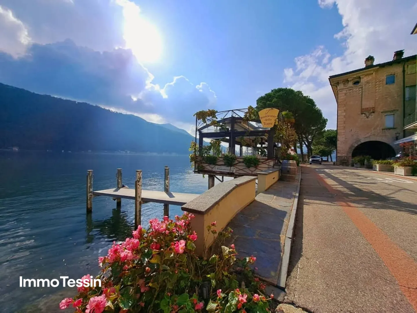 UNIQUE: Renovation project on the famous promenade of Morcote in the historic center - Photo 1 of 13