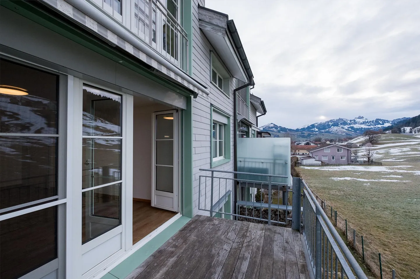 Appartement lumineux de 4,5 pièces avec balcon - Photo 3 sur 15