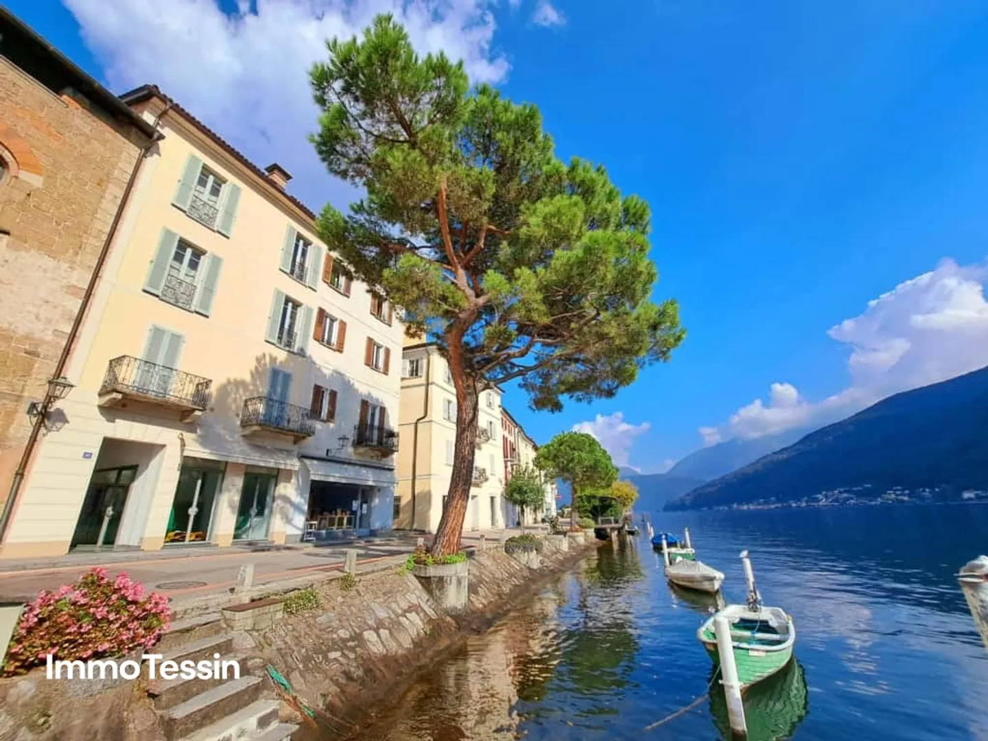 UNIQUE: Renovation project on the famous promenade of Morcote in the historic center - Photo 2 of 13