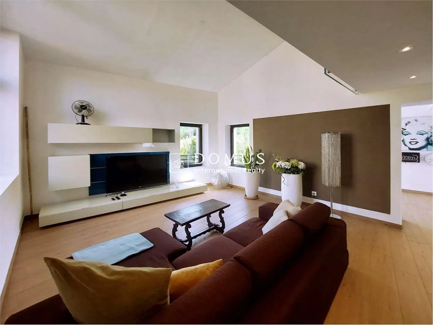 Elegant furnished duplex - Photo 2 of 13