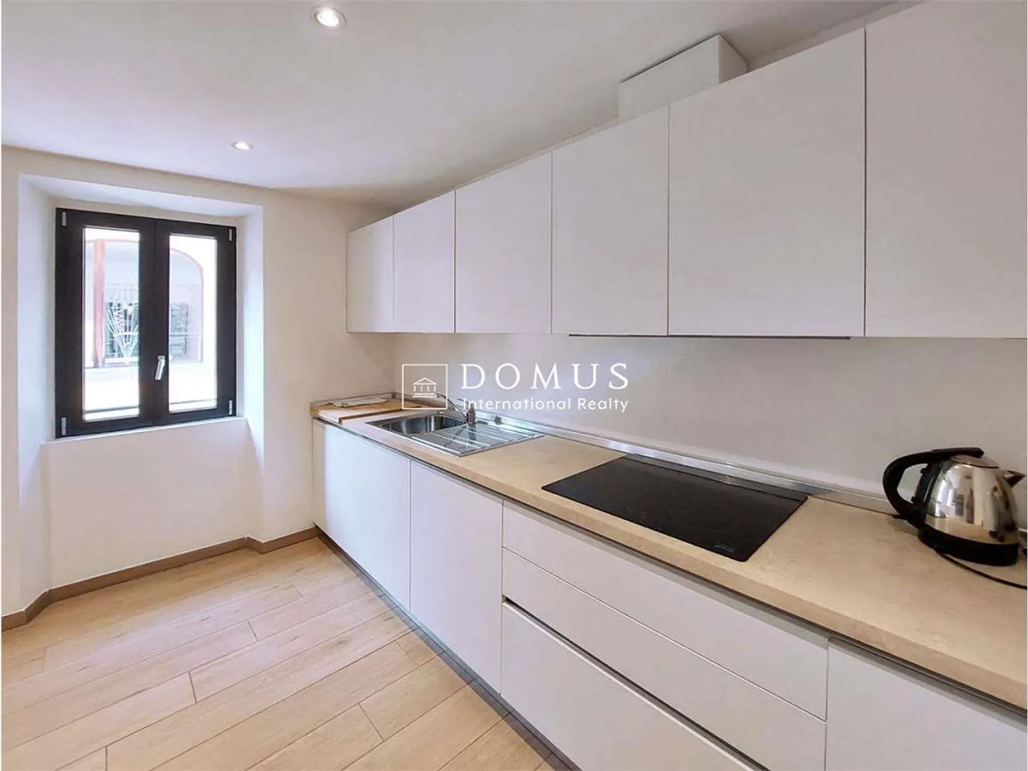 Elegant furnished duplex - Photo 8 of 13