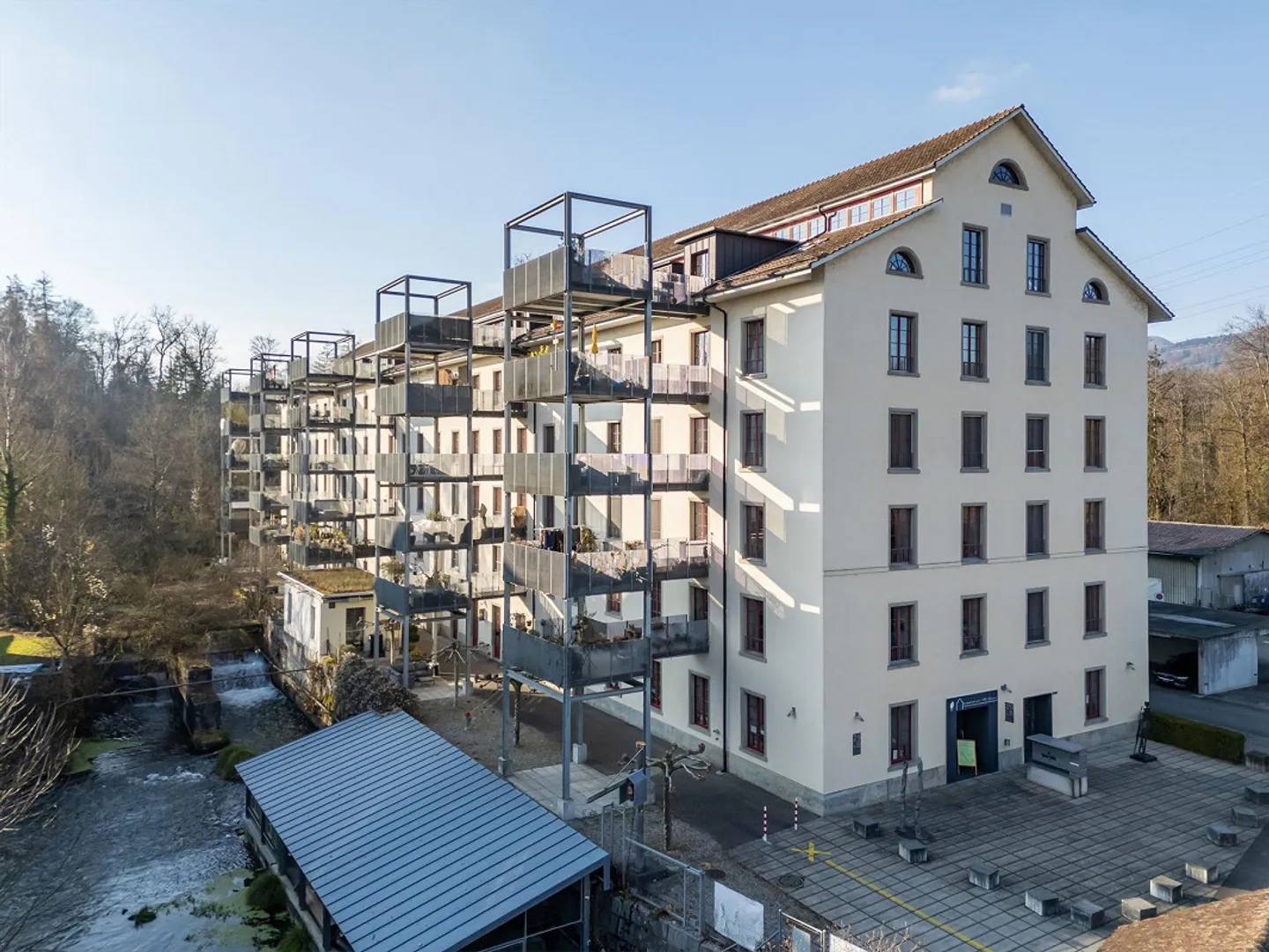 Stylish Living in a Historic Spinning Mill - Photo 10 of 12