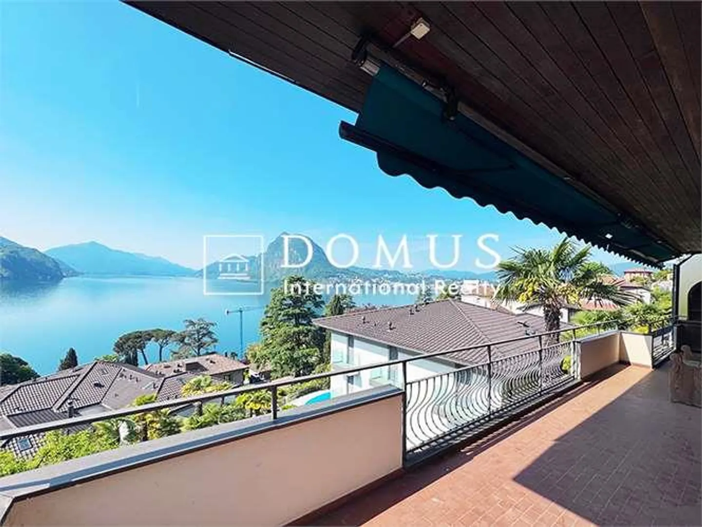 Breathtaking lake view, pool and privacy - Photo 2 of 13