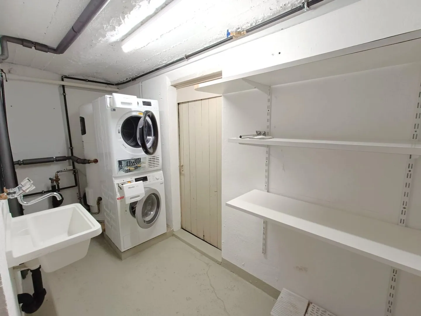 Welcome and live comfortably! - Photo 8 of 10