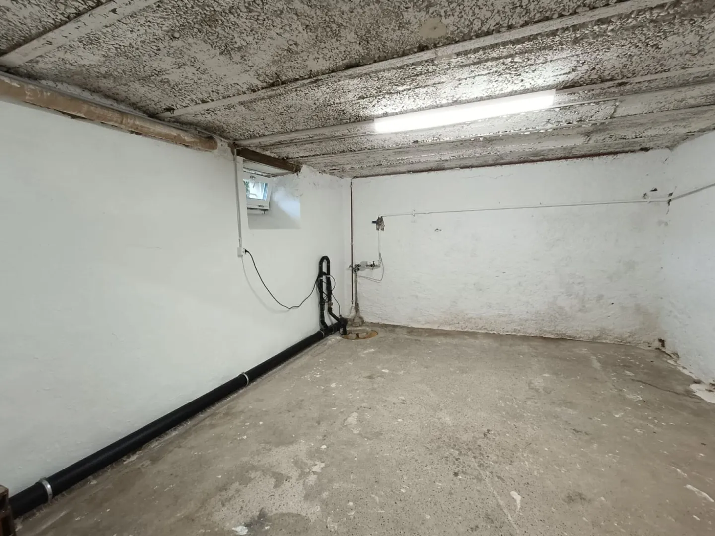 Welcome and live comfortably! - Photo 9 of 10