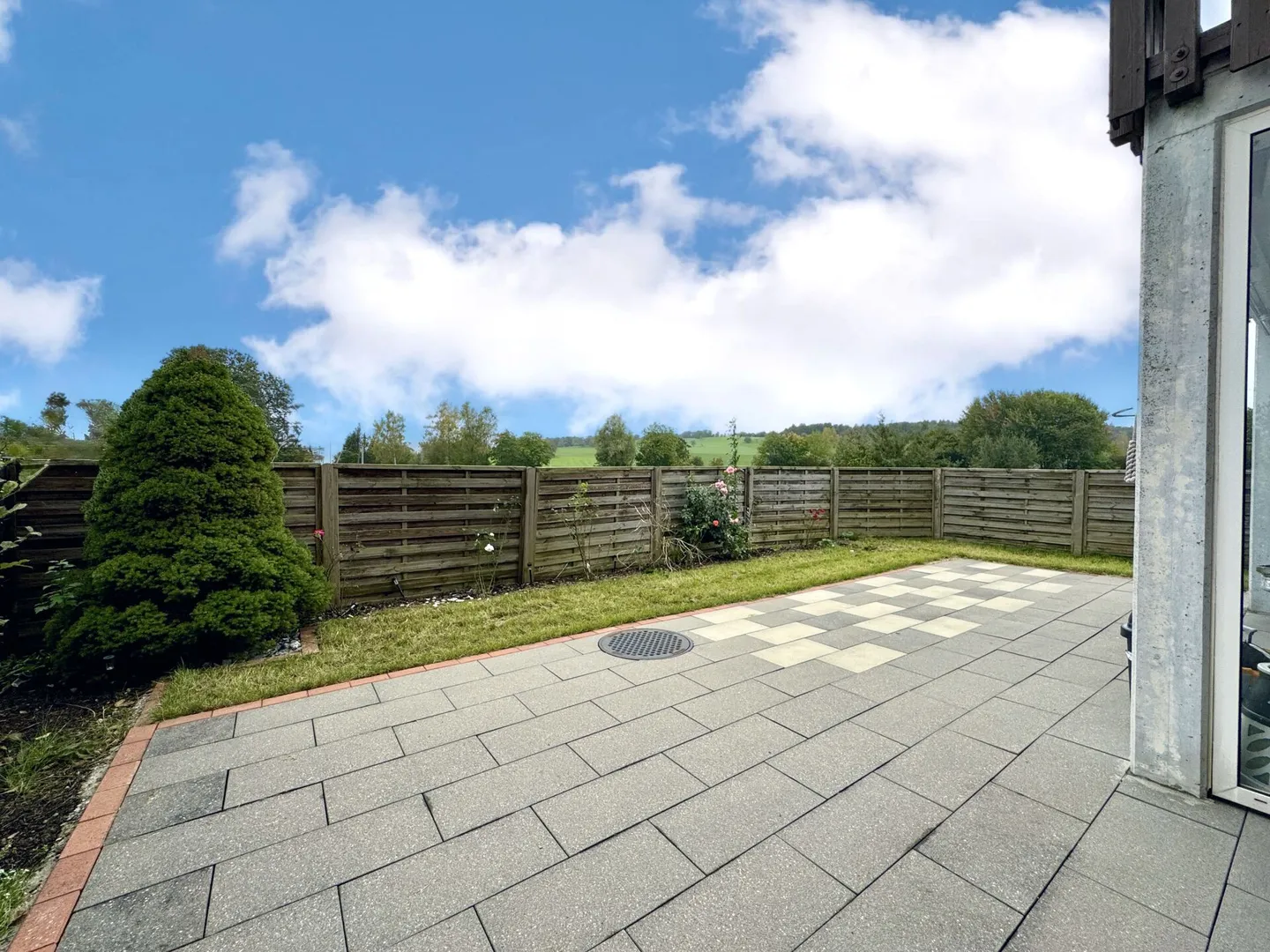 Modernes Wohnen mit Gartenidylle in Höri - Foto 4 von 12