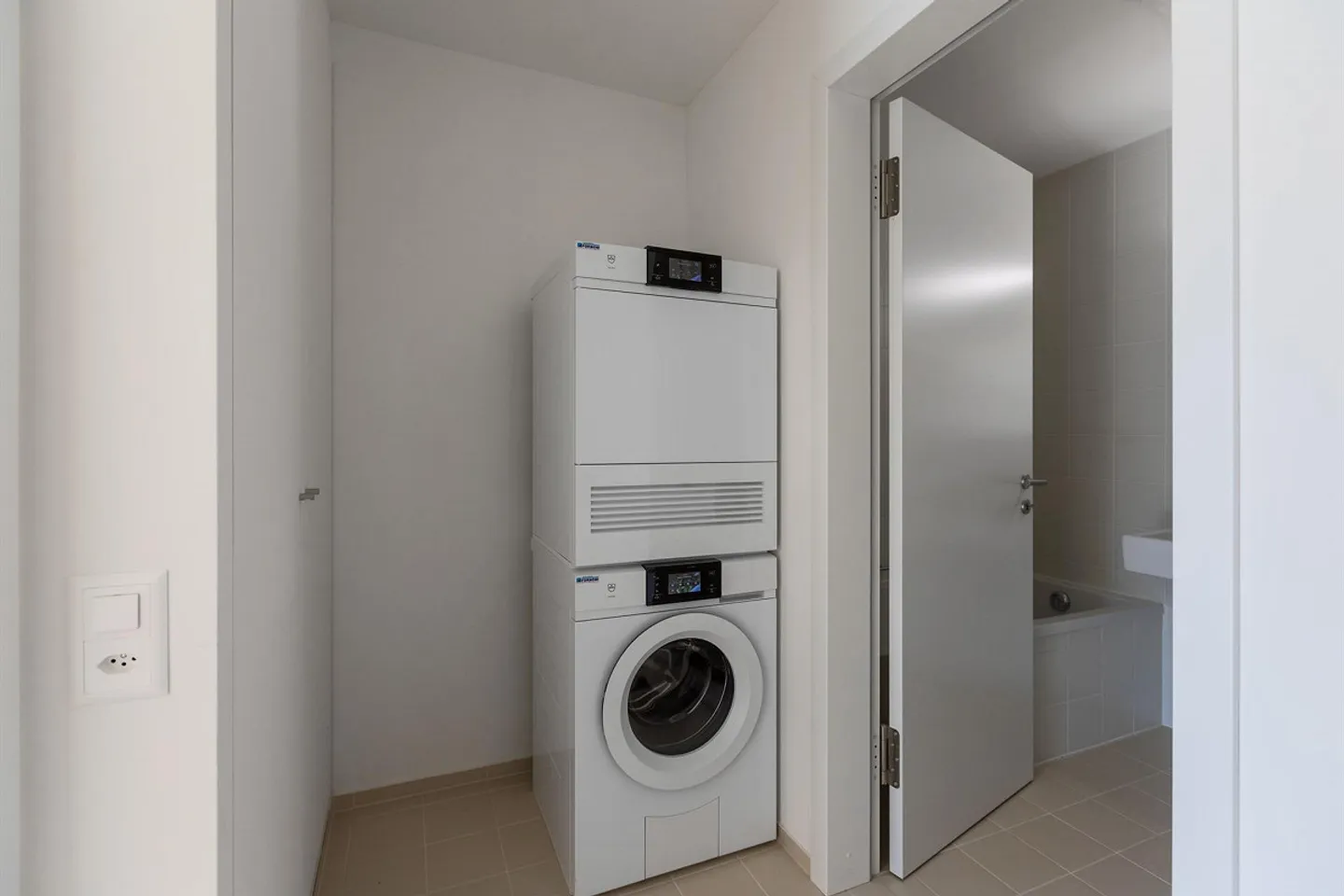 Moderne et lumineux 4.5 pièces à la Résidence Radice vous attend - Photo 7 sur 9