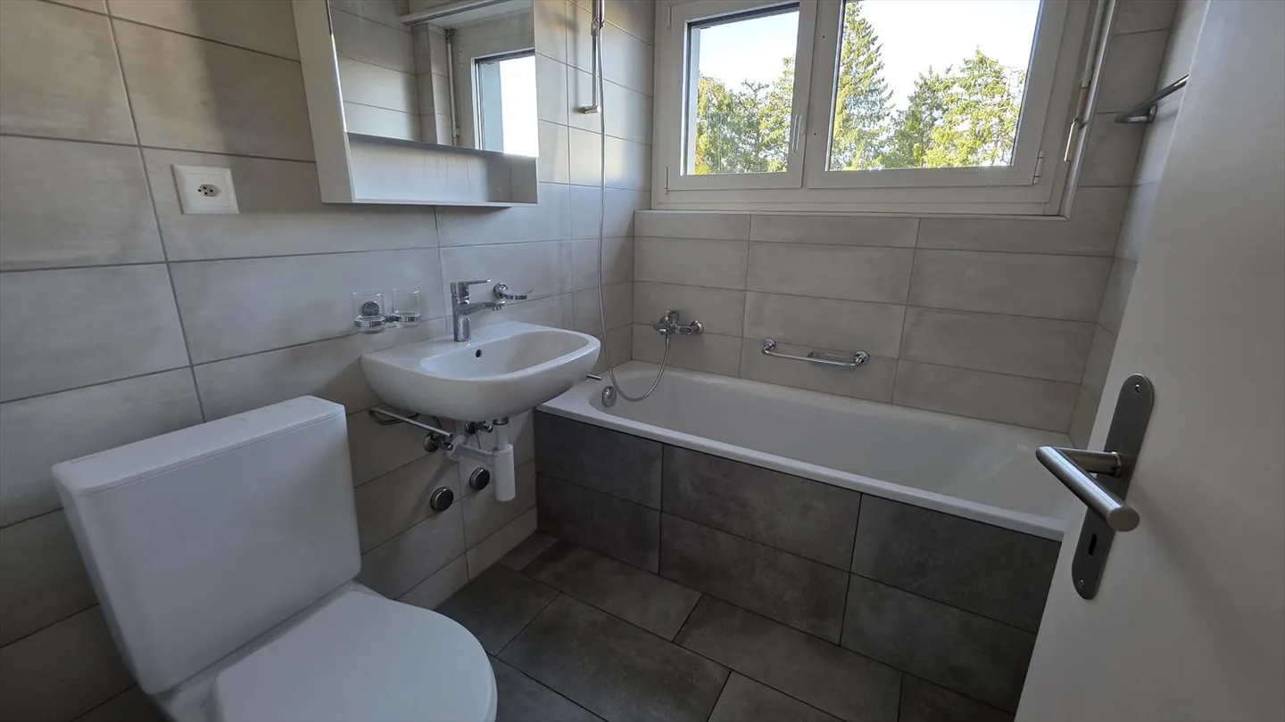 QUARTIERE BELLEVUE Ampio appartamento ristrutturato di 5.5 locali a La Chaux-de-Fonds - Foto 5 di 14