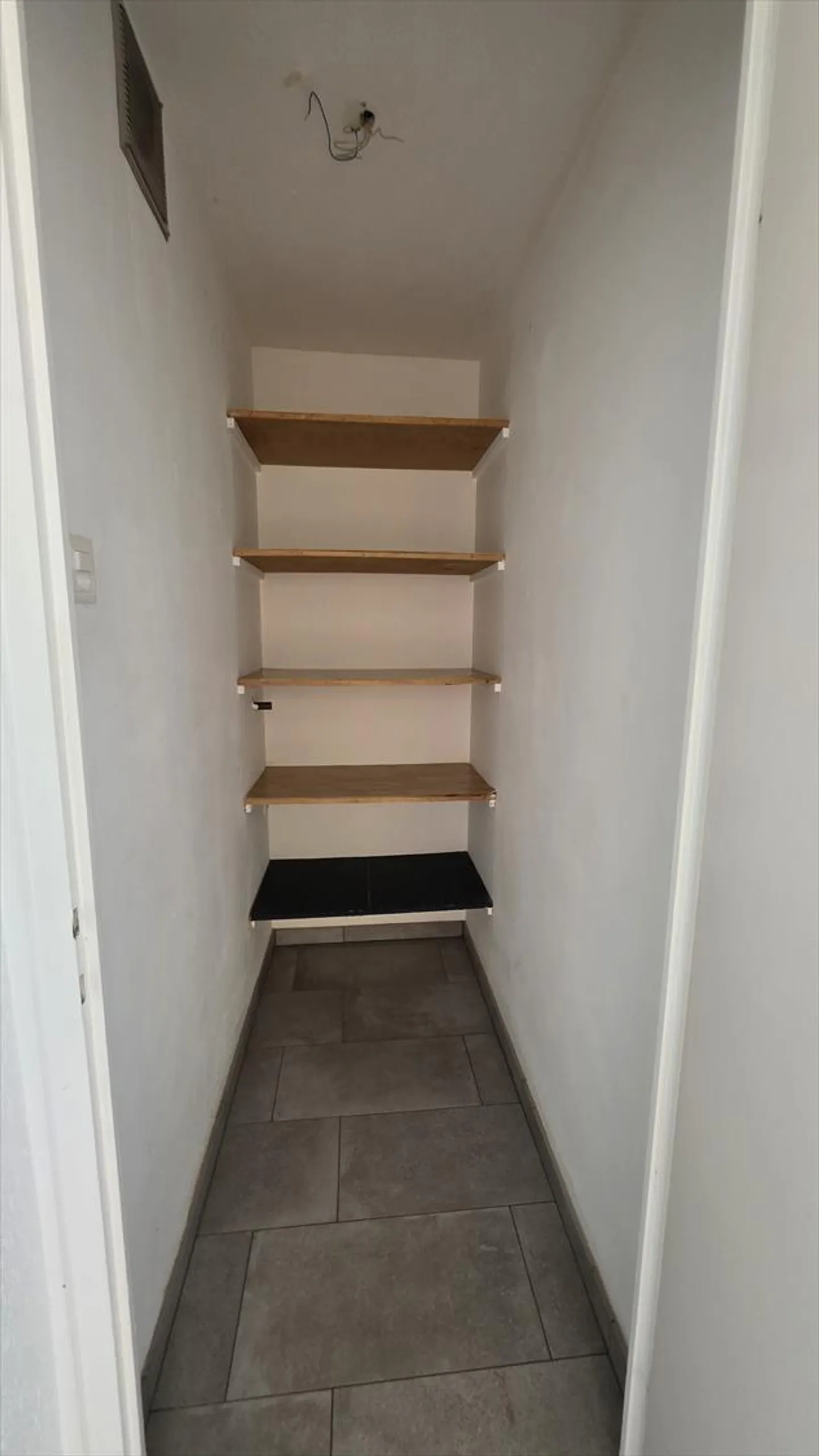 QUARTIERE BELLEVUE Ampio appartamento ristrutturato di 5.5 locali a La Chaux-de-Fonds - Foto 7 di 14