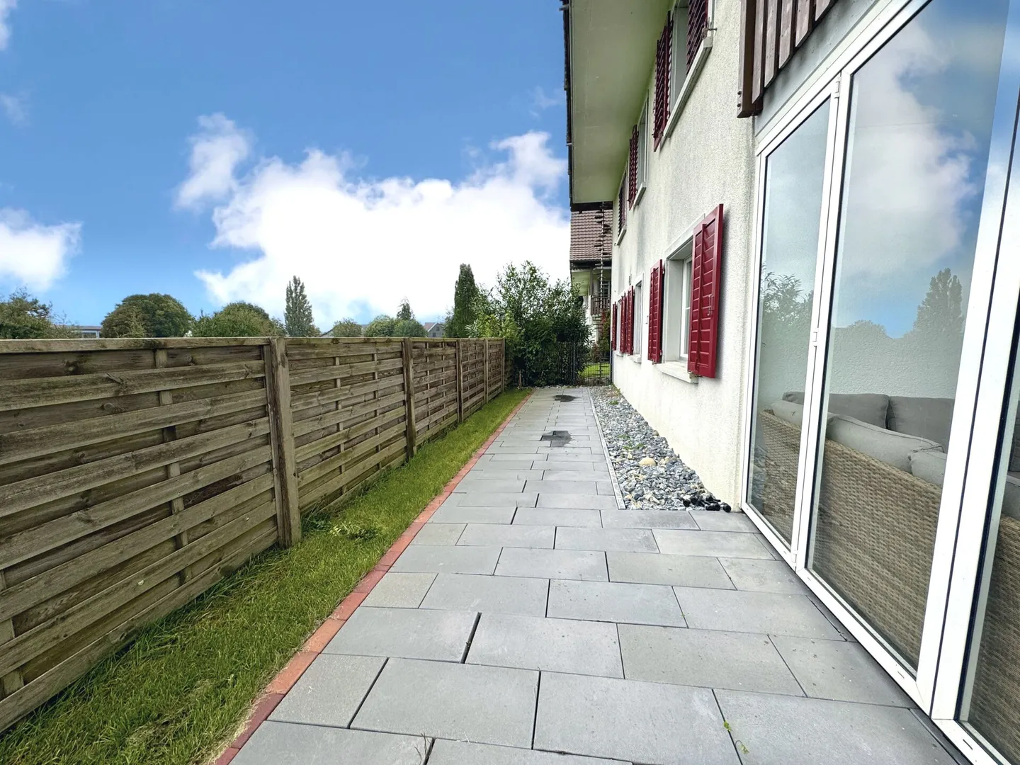 Modernes Wohnen mit Gartenidylle in Höri - Foto 10 von 12
