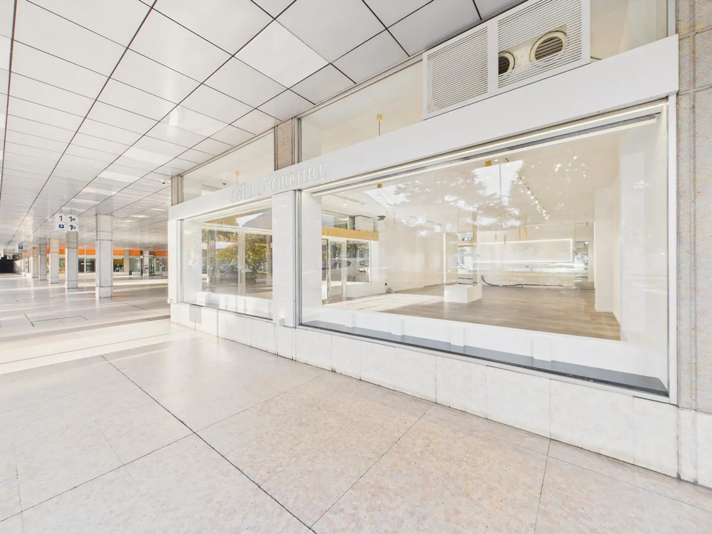 Exzellenter Verkaufsraum im Herzen von Lugano, Kanton Tessin - Foto 1 von 12