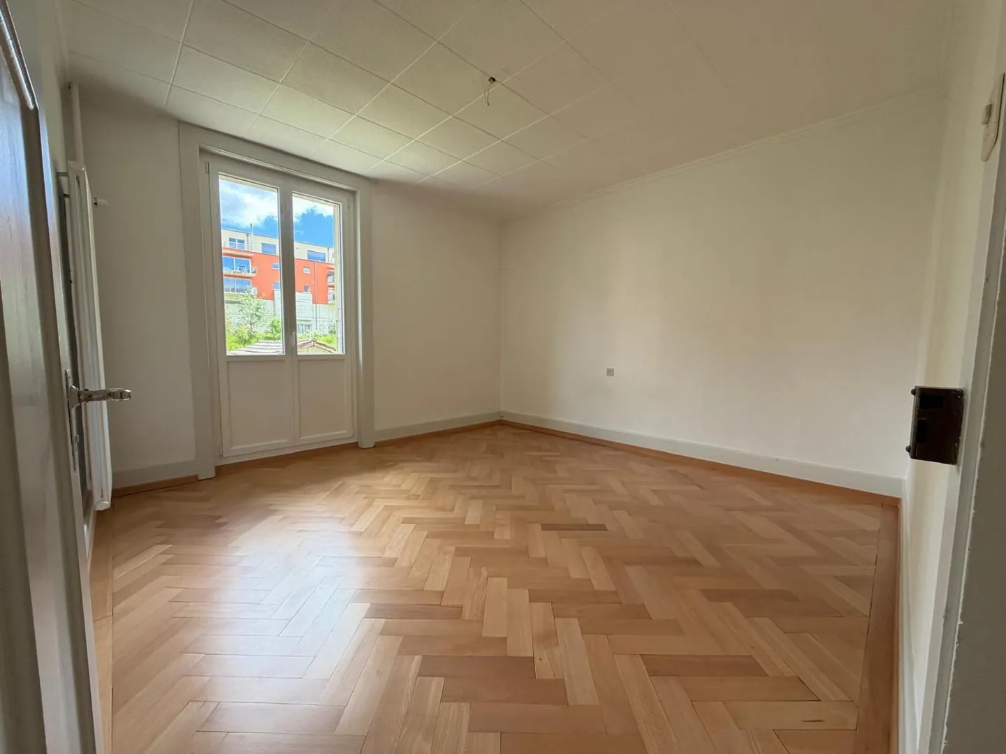 Incantevole appartamento di 2,5 stanze con balcone a La Chaux-de-Fonds - Foto 2 di 6