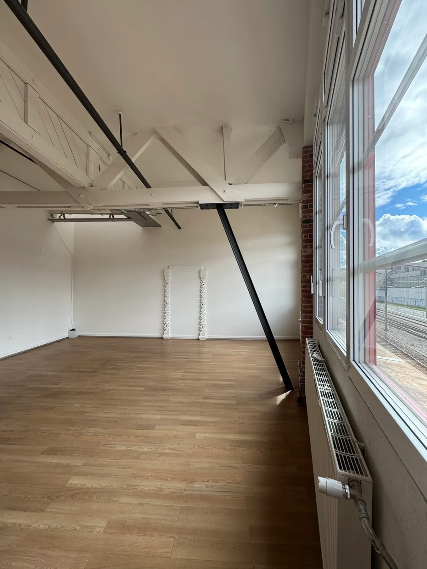 Bureau ou espaces commerciaux LOFT lumineux et spacieux - Photo 3 sur 6