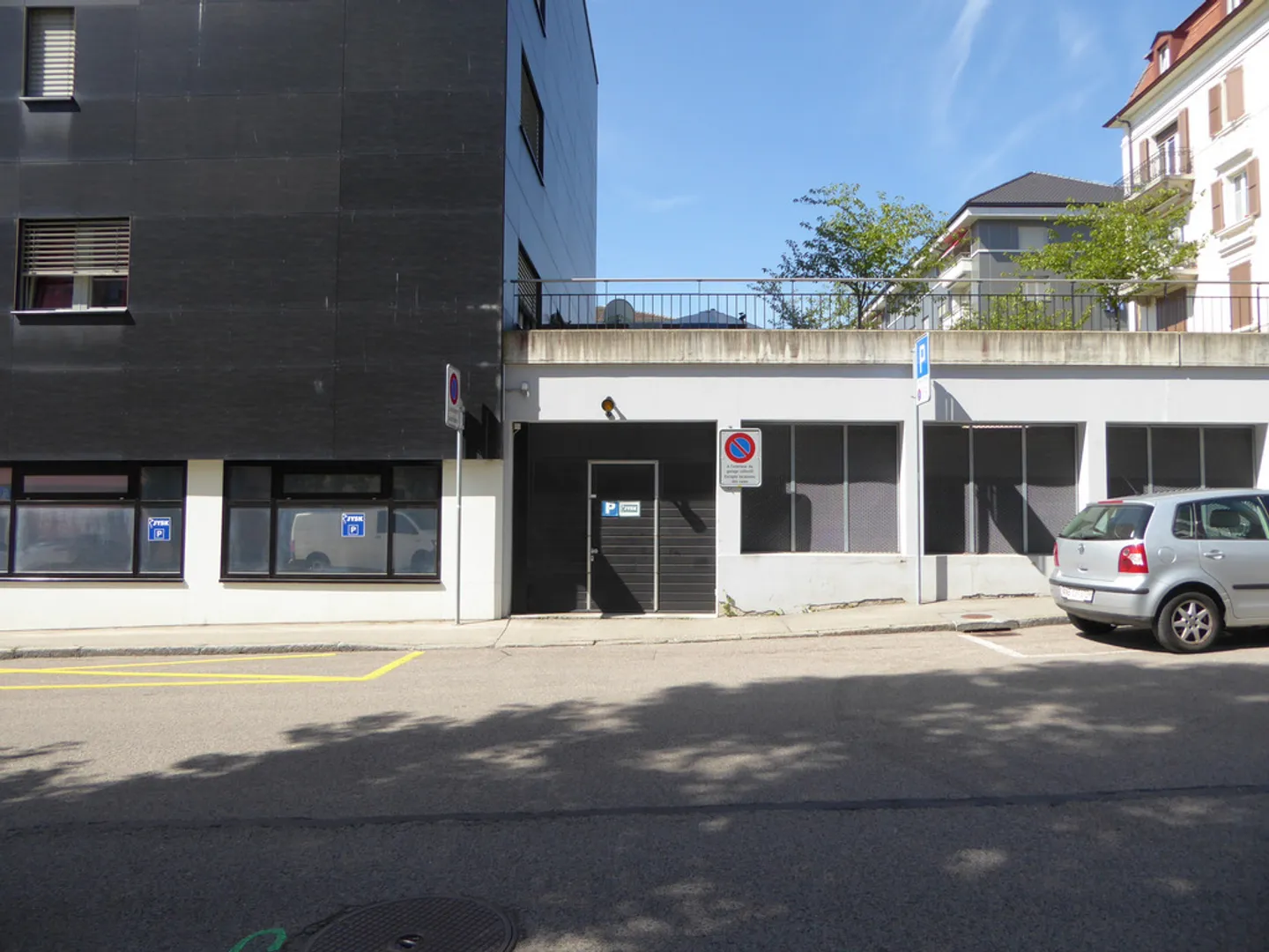 Posto Auto Interno in Posizione Centrale - Foto 2 di 3