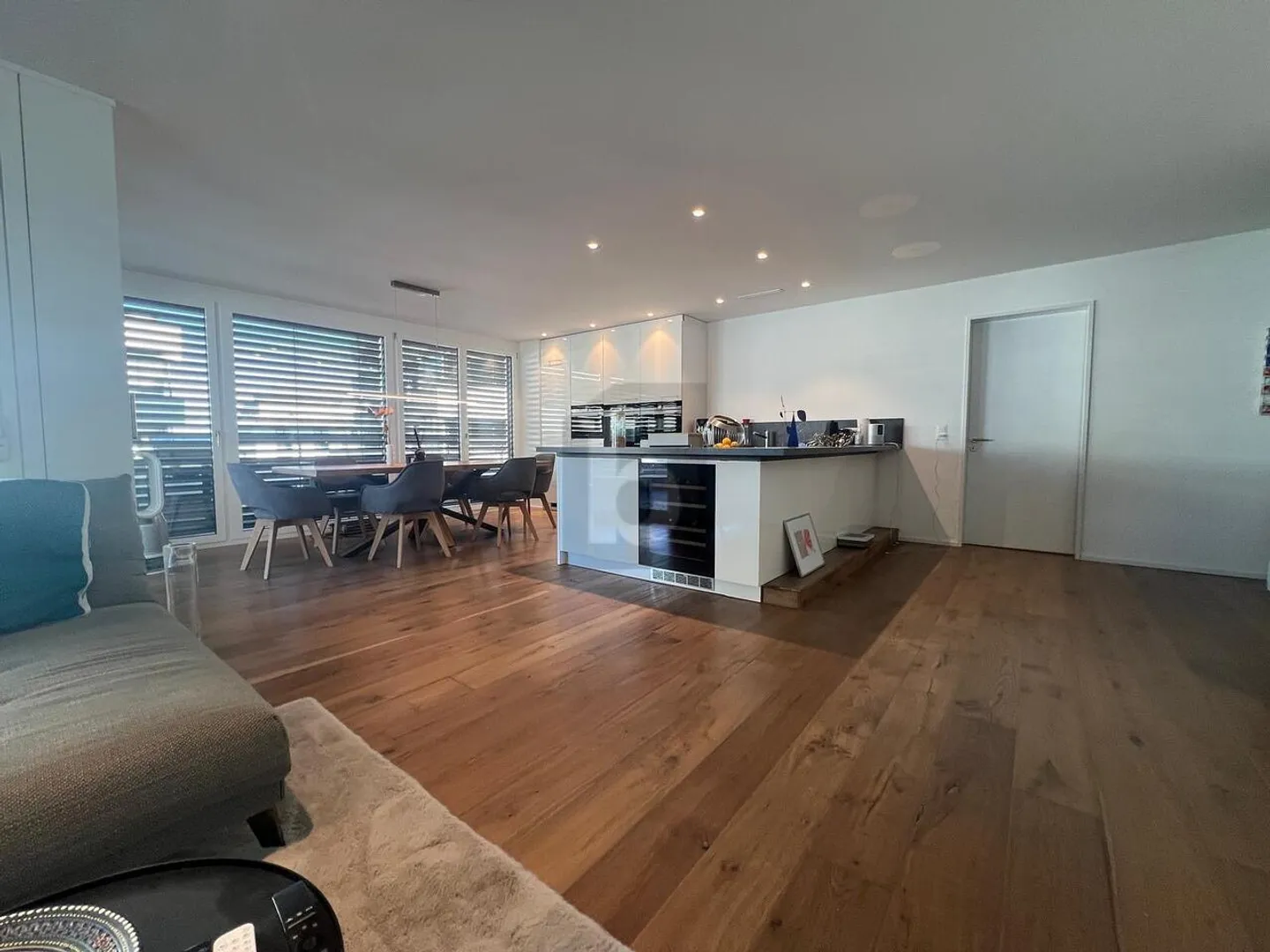 LUSSO NEL PARADISO FISCALE - Foto 1 di 4