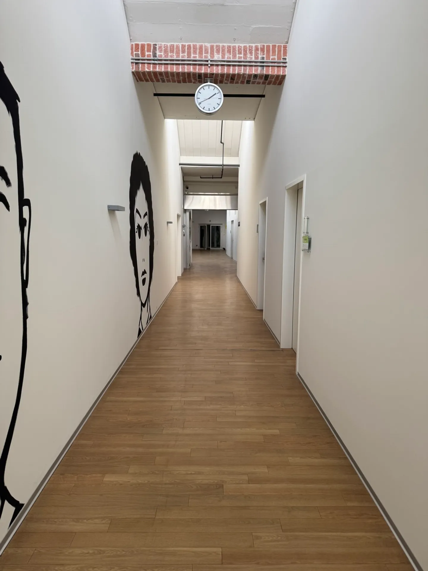 Bureau ou espaces commerciaux LOFT lumineux et spacieux - Photo 6 sur 6