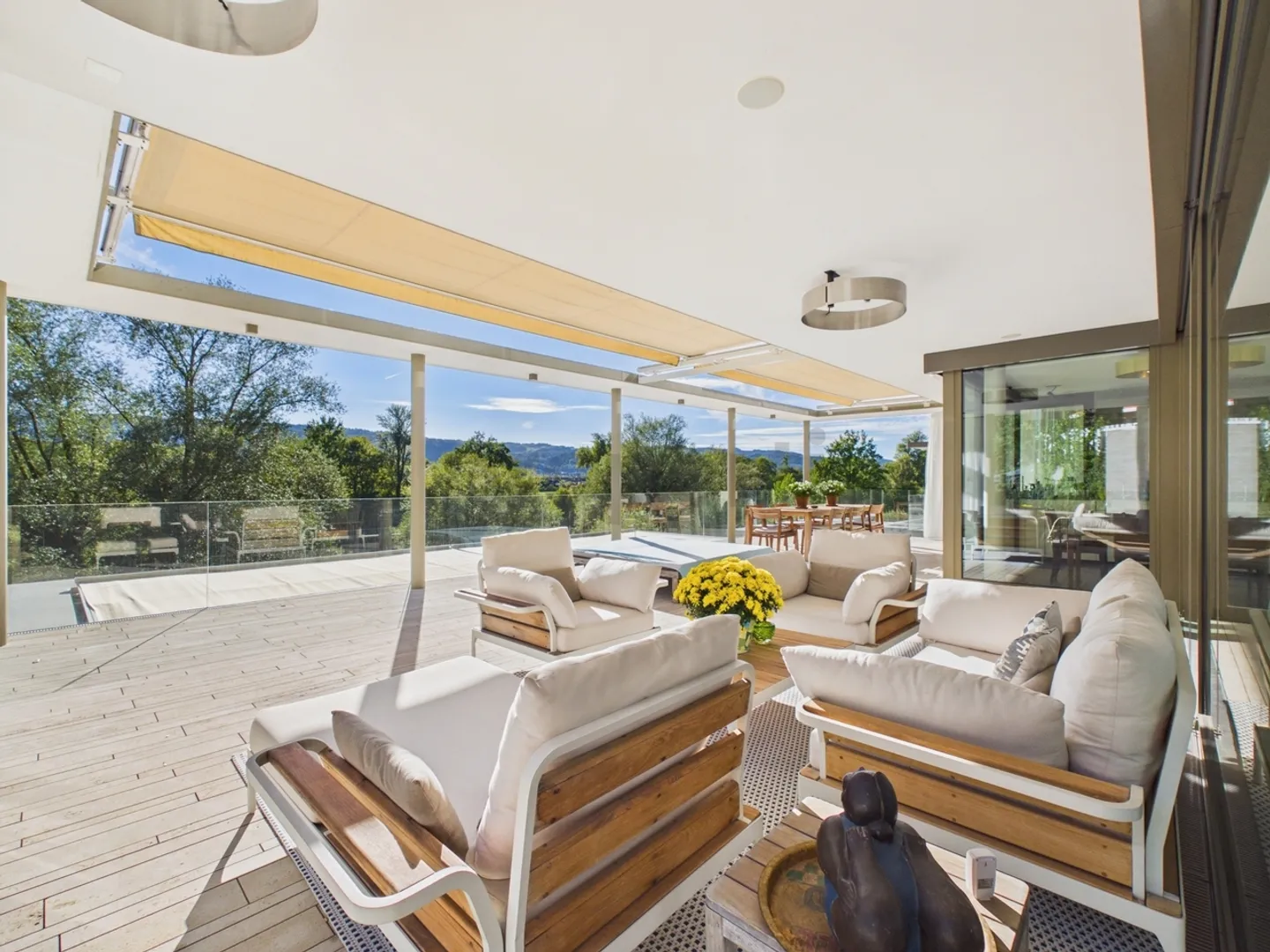Appartamento esclusivo con terrazza con vista sul verde e sulla Limmat, un'oasi con piscina privata e spazi ampi - Foto 11 di 13