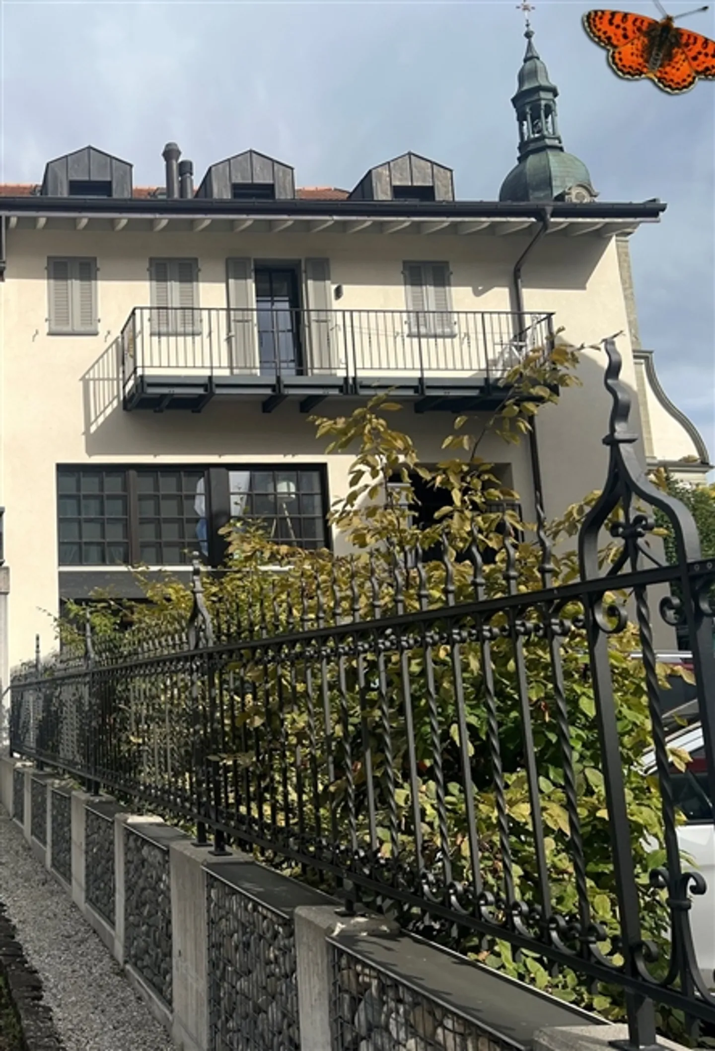 3 1/2 ROOMS – Bubble Center with Balcony! - Photo 1 of 7