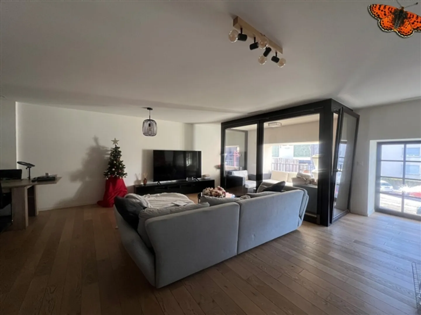 3 1/2 ROOMS – Bubble Center with Balcony! - Photo 2 of 7