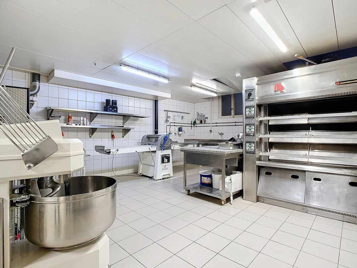 Commercial Space in Prime Location - Photo 6 of 7