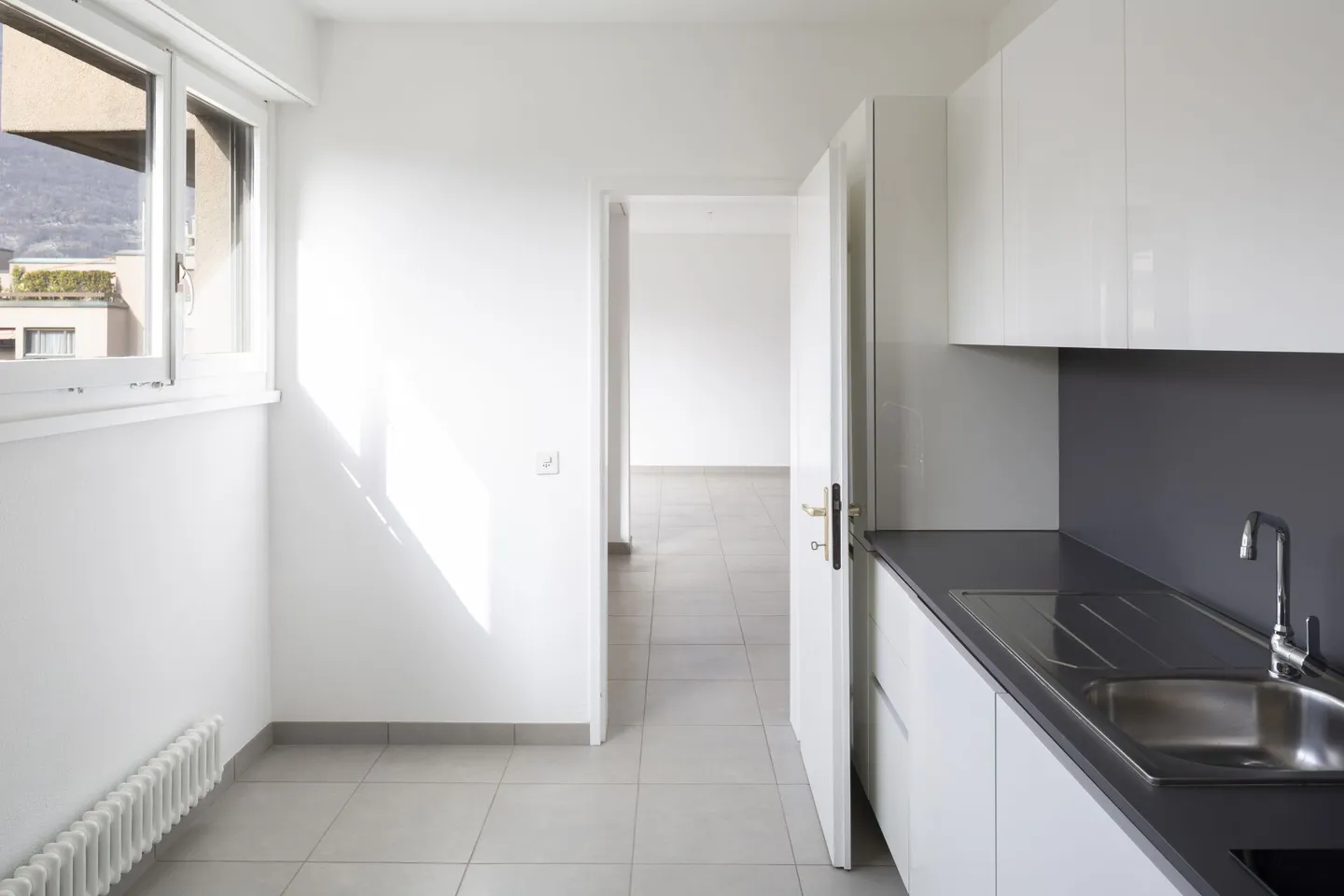 Affittiamo un grande appartamento di 5,5 stanze nel quartiere Sagittario - Foto 7 di 16