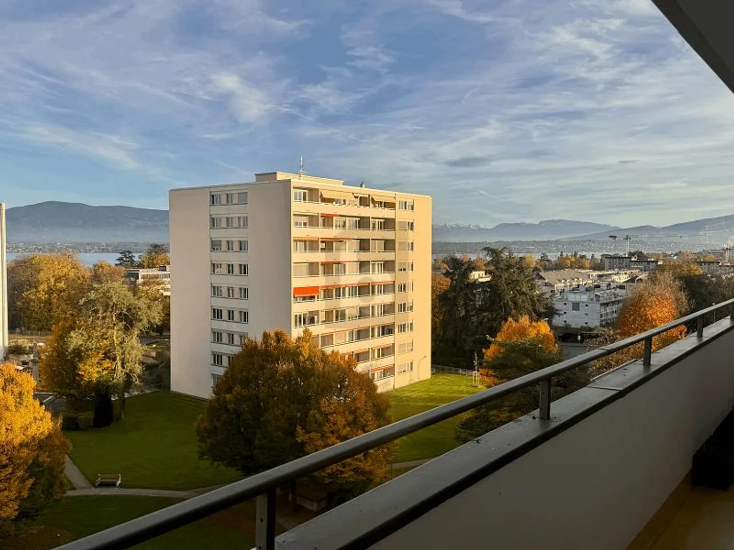 SITUATION IDÉALE AVEC BALCON ET VUE DÉGAGÉE - Photo 1 sur 5