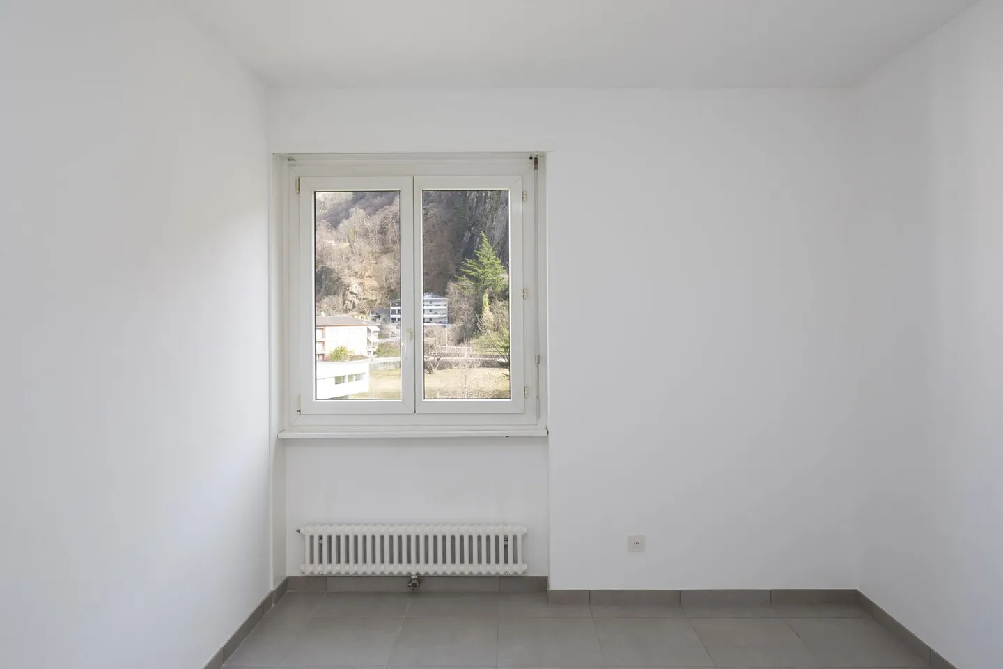 Affittiamo un grande appartamento di 5,5 stanze nel quartiere Sagittario - Foto 12 di 16