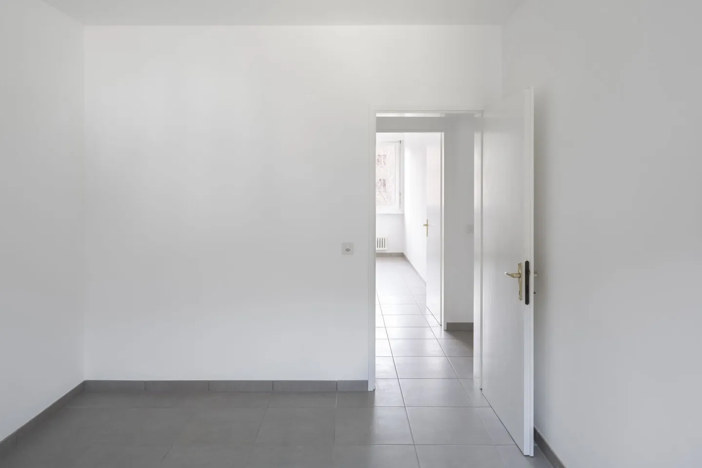 Affittiamo un grande appartamento di 5,5 stanze nel quartiere Sagittario - Foto 13 di 16