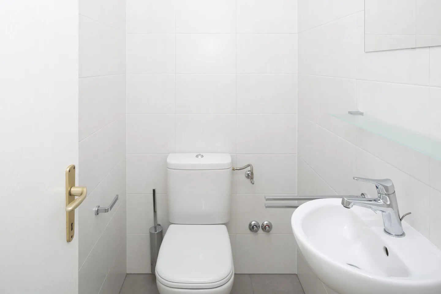 Affittiamo un grande appartamento di 5,5 stanze nel quartiere Sagittario - Foto 15 di 16